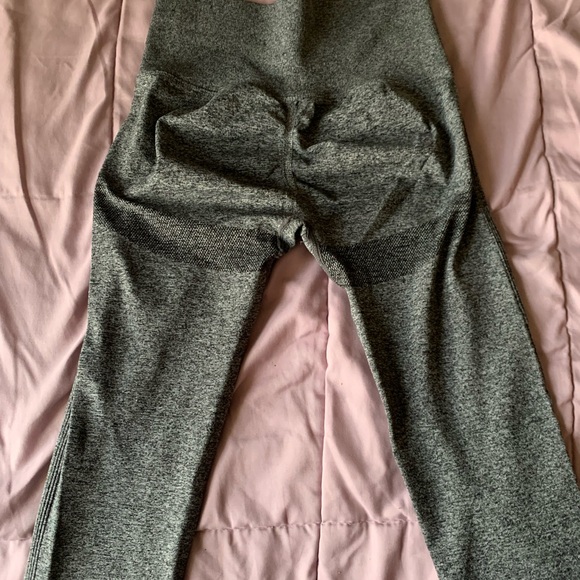 Athletic leggings - Picture 2 of 3